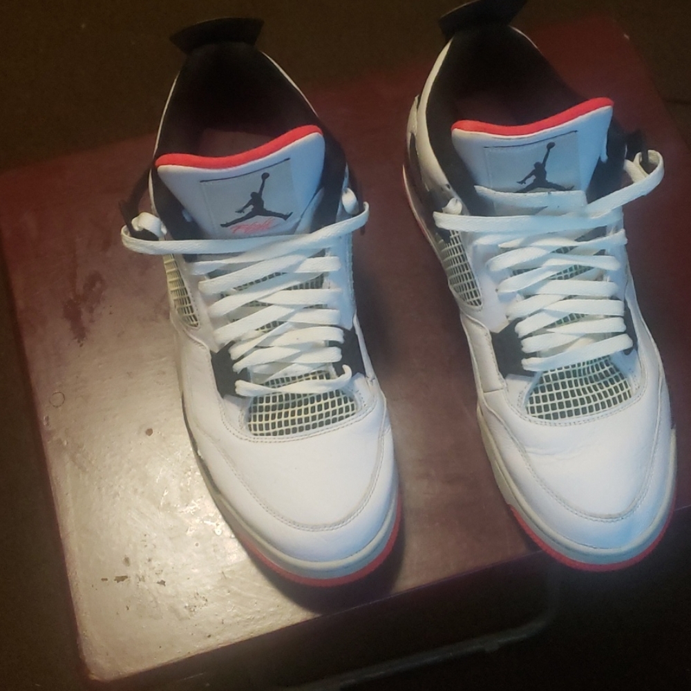 Jordan 4